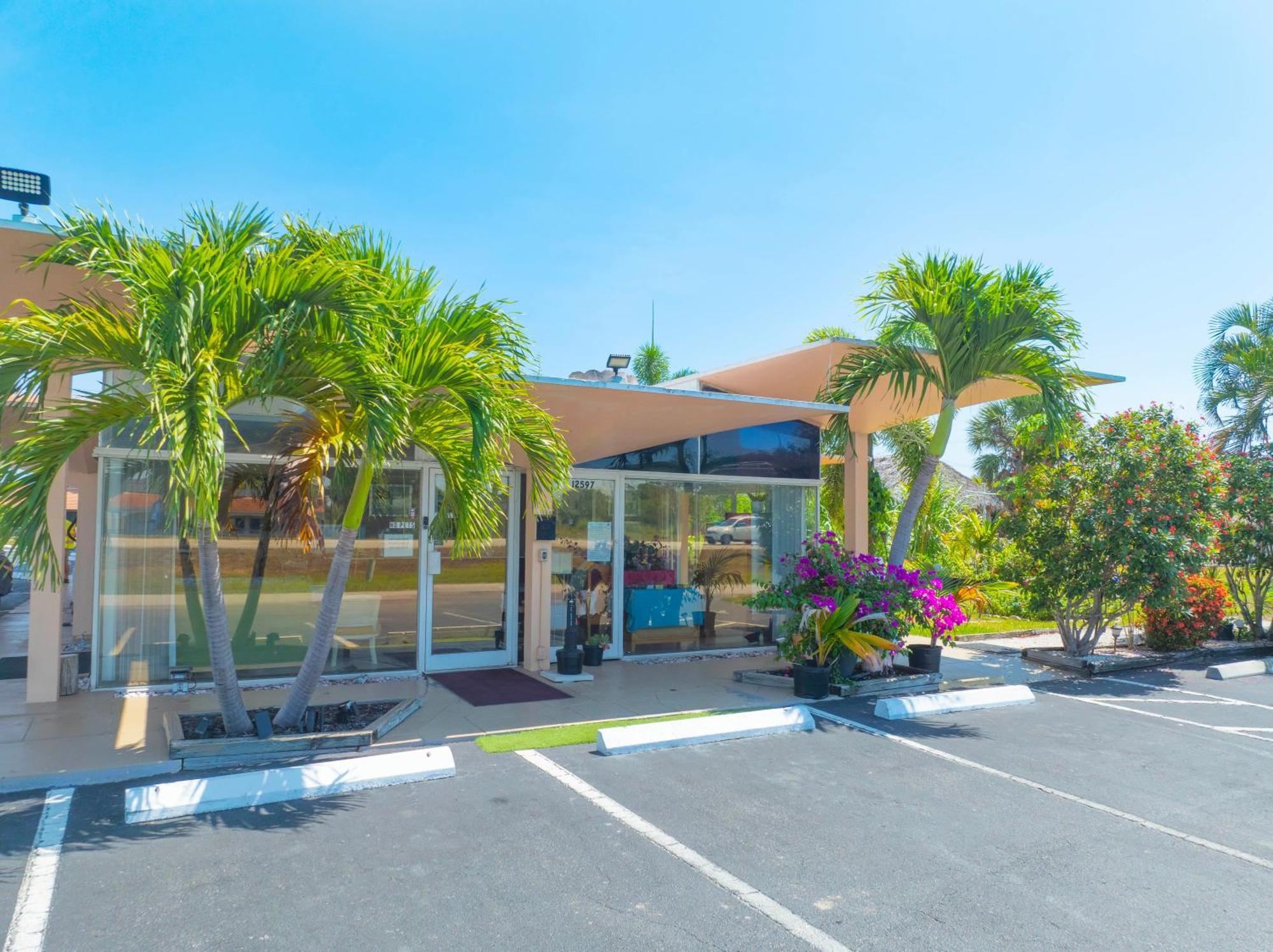 Warm Mineral Springs Motel North Port Exterior photo