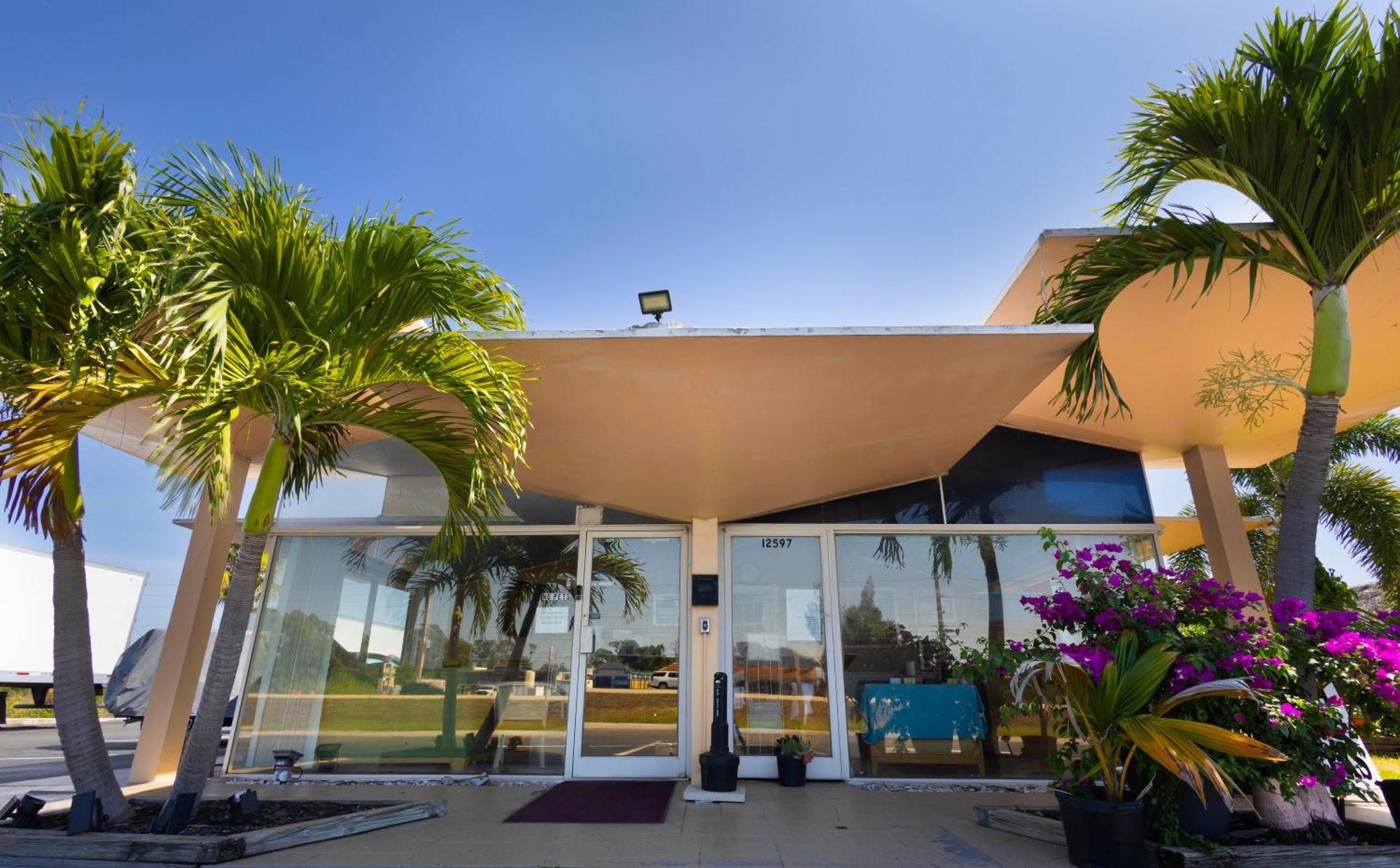 Warm Mineral Springs Motel North Port Exterior photo