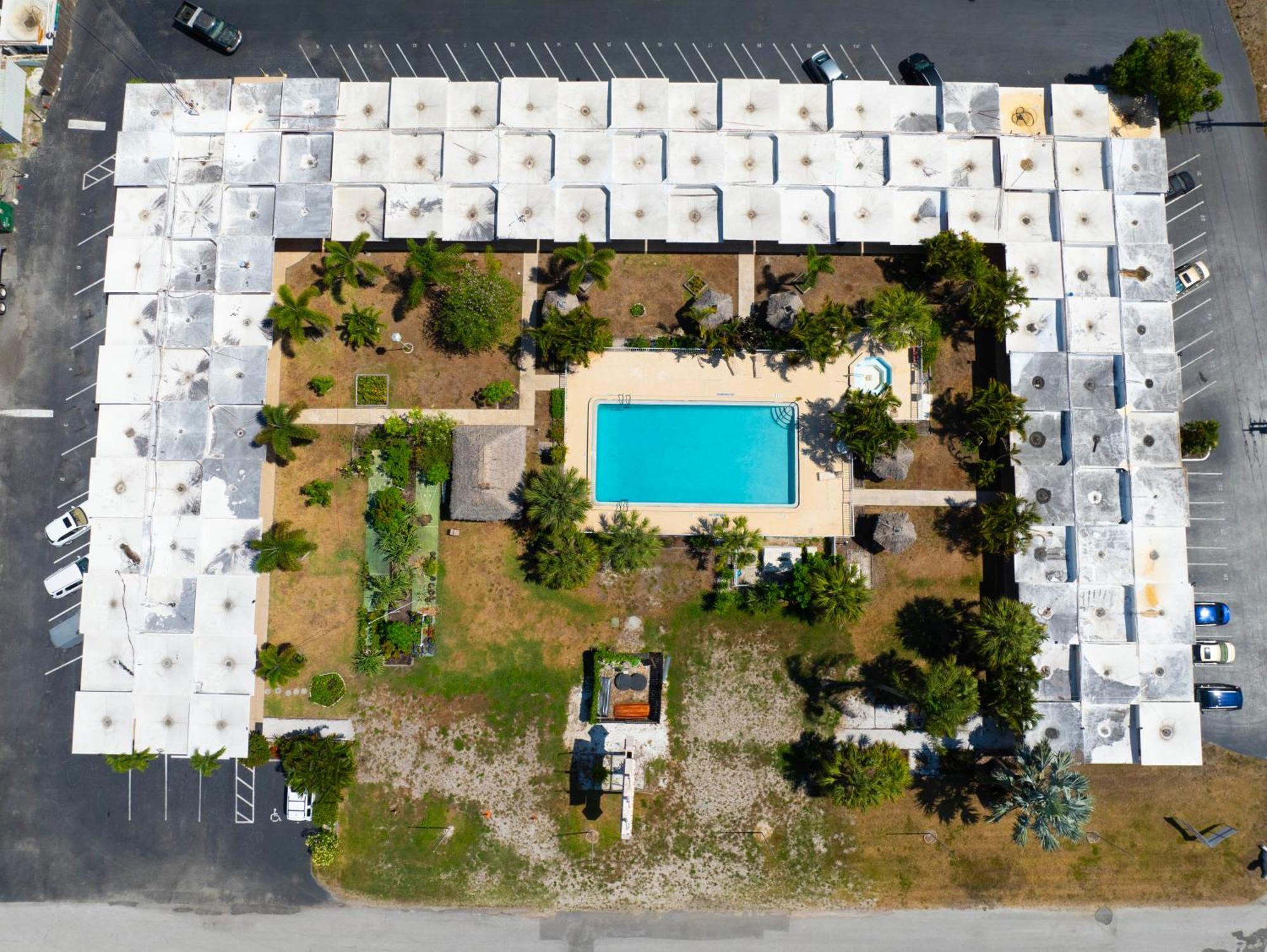 Warm Mineral Springs Motel North Port Exterior photo