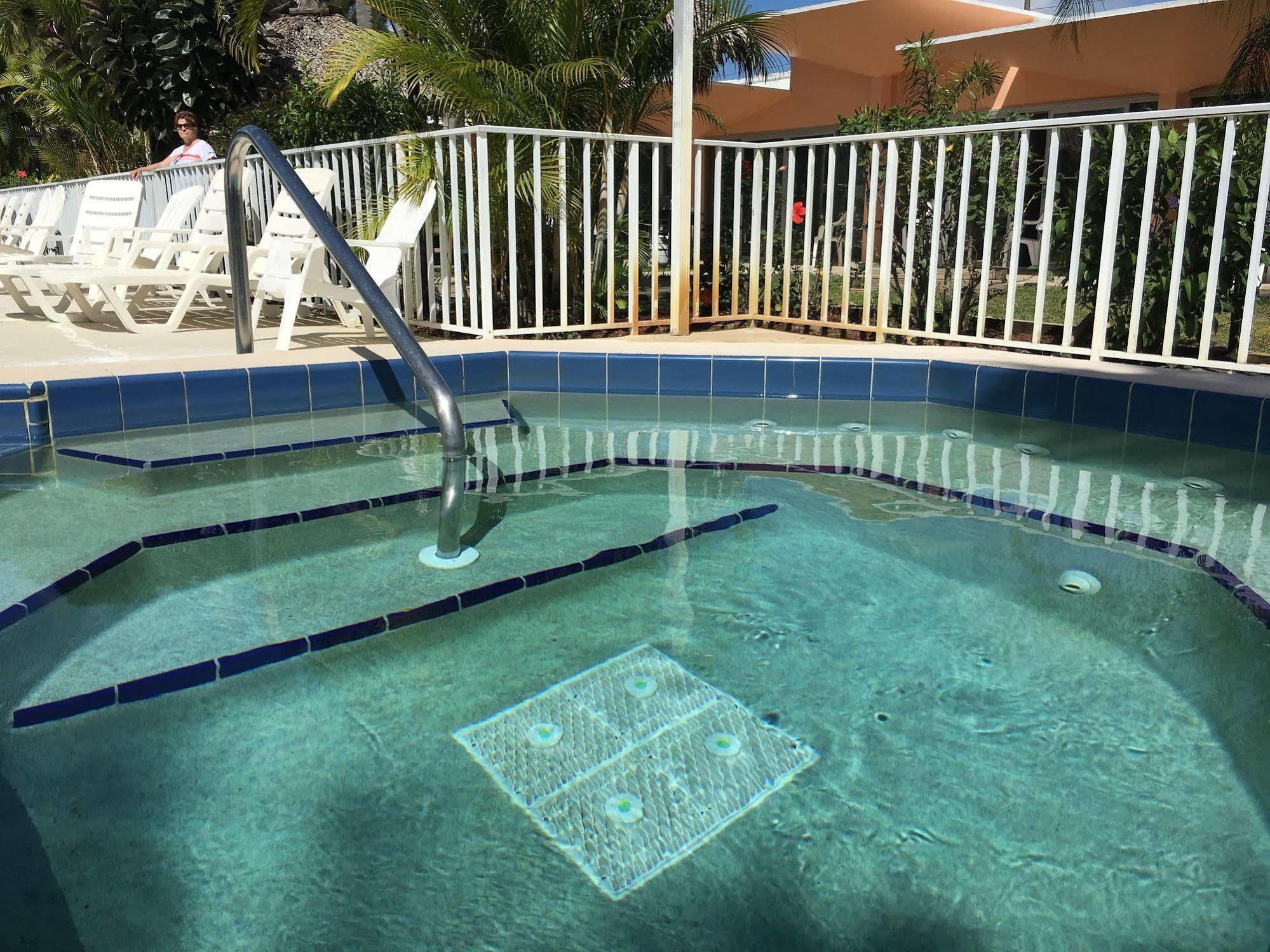 Warm Mineral Springs Motel North Port Exterior photo